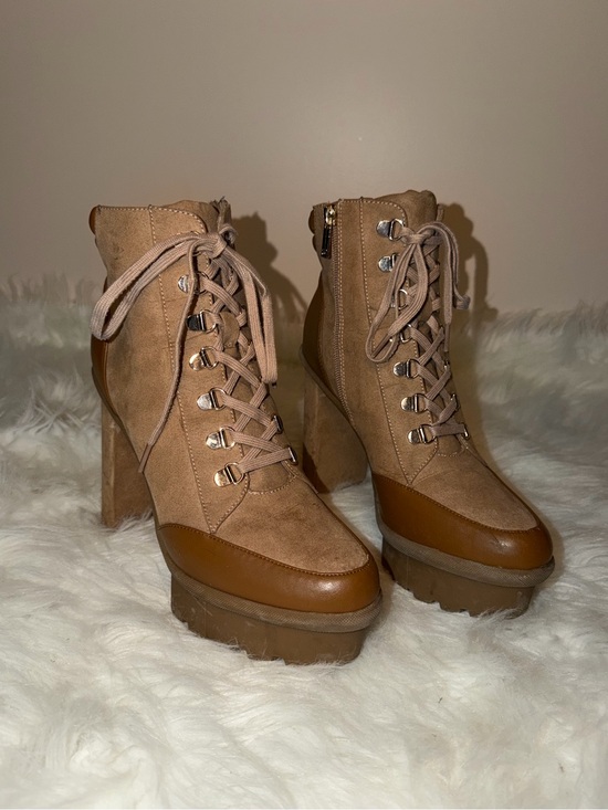 Jessica Simpson Shoes - Jessica Simpson Tan and Brown Lace-Up Platform Ankle Boots